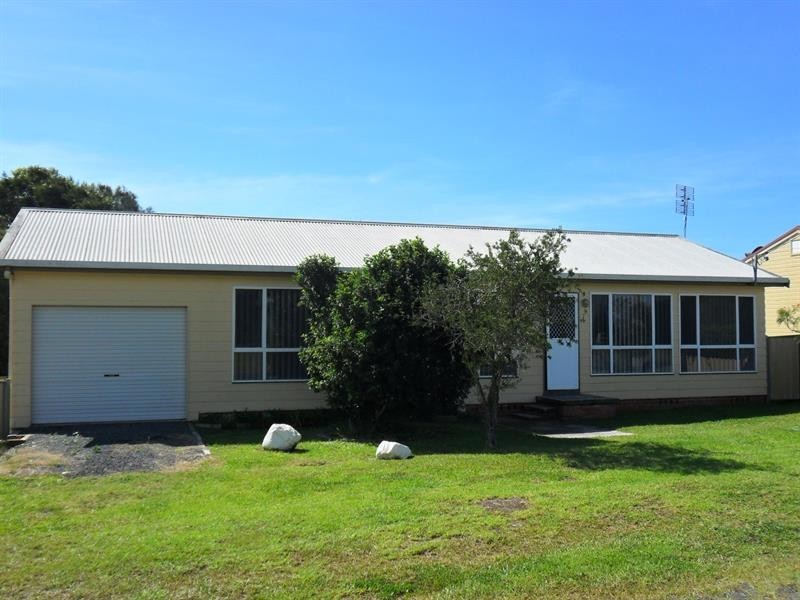 39 Wangaree St, Coomba Park NSW 2428