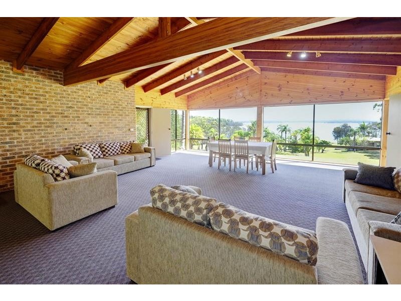 33 Attunga Pl, Coomba Park NSW 2428