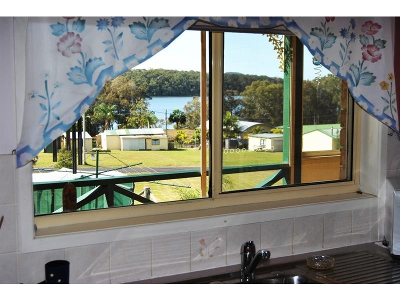 4 Warralong St, Coomba Park NSW 2428