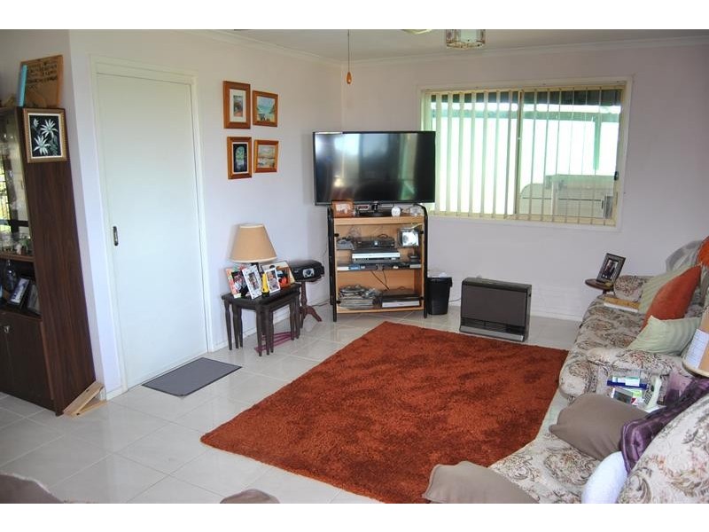 4 Warralong St, Coomba Park NSW 2428