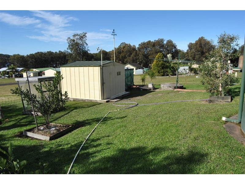 4 Warralong St, Coomba Park NSW 2428