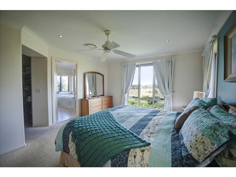 38 Burraneer Rd, Coomba Bay NSW 2428