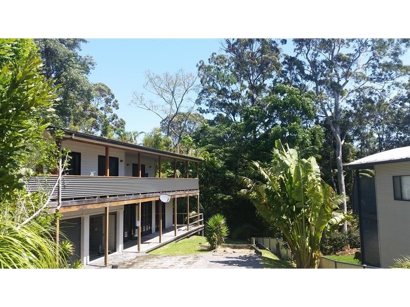 4 Crown Cl, Tarbuck Bay NSW 2428