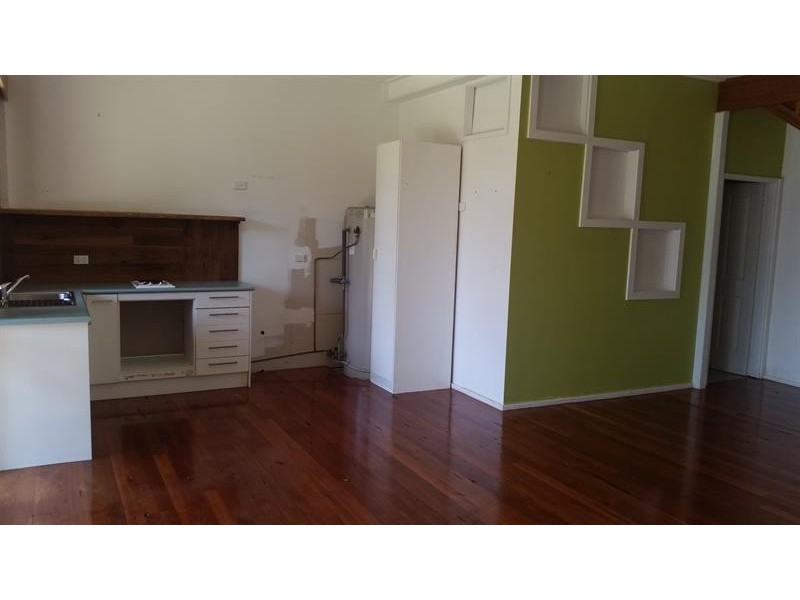 4 Crown Cl, Tarbuck Bay NSW 2428