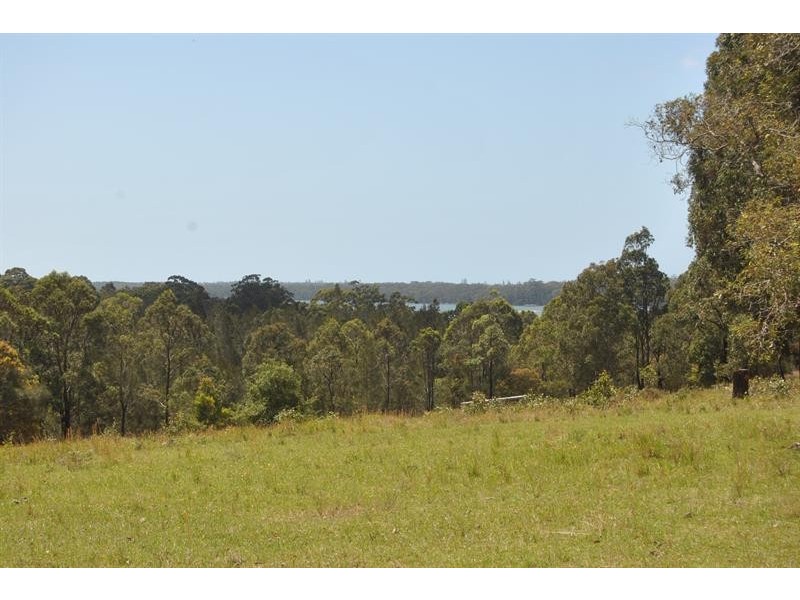 44 Aroona St, Coomba Park NSW 2428