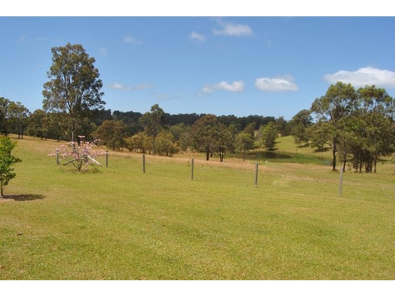 44 Aroona St, Coomba Park NSW 2428