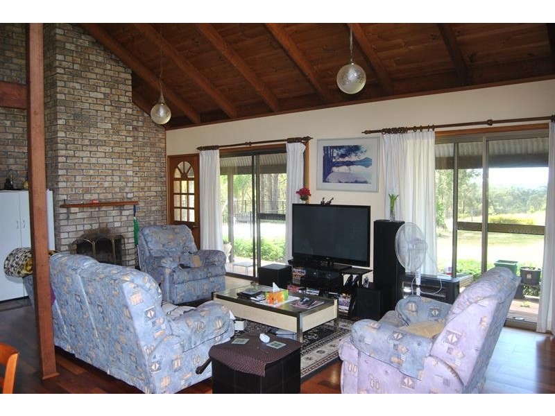 44 Aroona St, Coomba Park NSW 2428