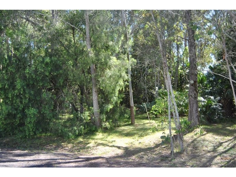 4 Kooyong Pl, Coomba Park NSW 2428