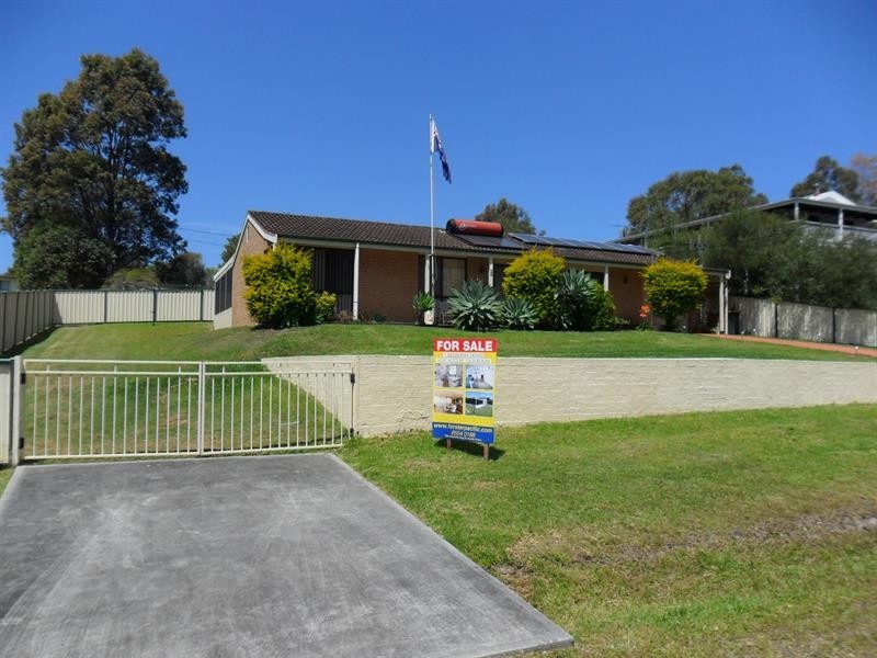 28 Tallawalla St, Coomba Park NSW 2428