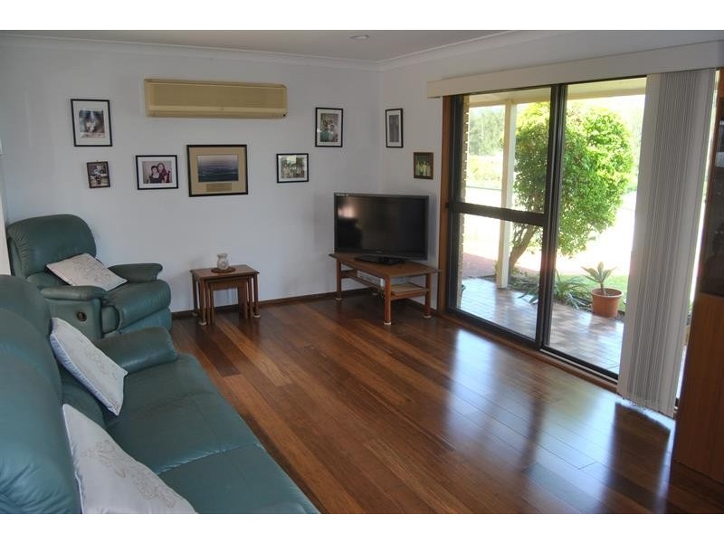 28 Tallawalla St, Coomba Park NSW 2428