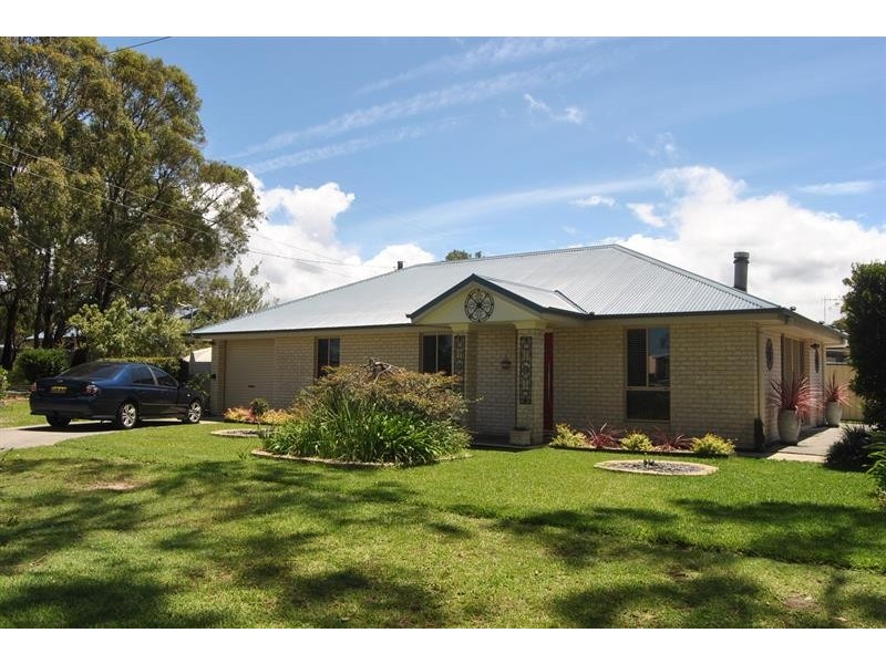 9 Wangaree St, Coomba Park NSW 2428