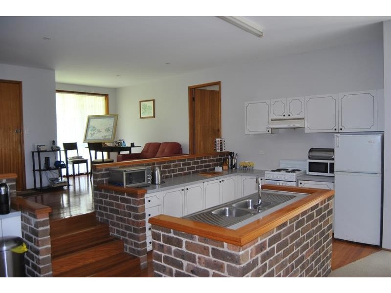 220 Charlotte Bay St, Charlotte Bay NSW 2428