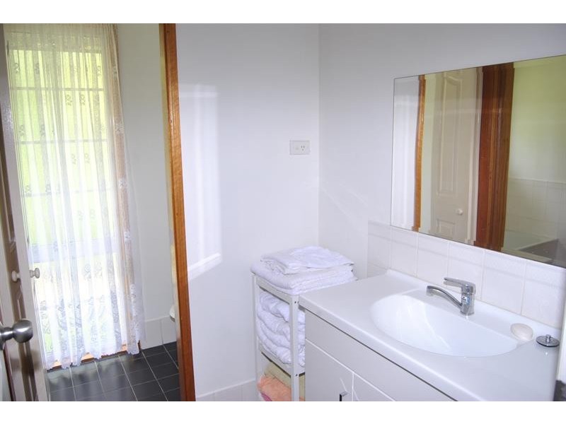 220 Charlotte Bay St, Charlotte Bay NSW 2428