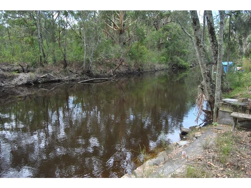 220 Charlotte Bay St, Charlotte Bay NSW 2428