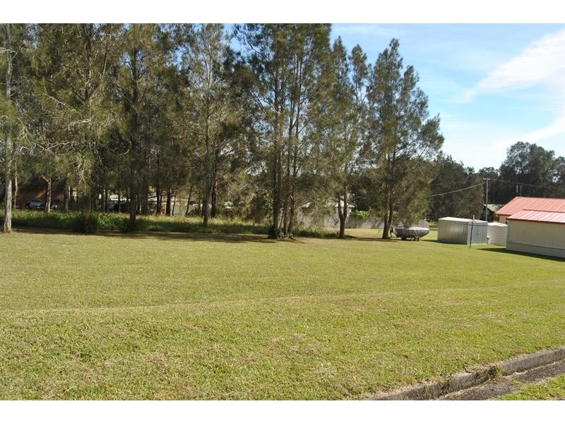 30 Warralong  St, Coomba Park NSW 2428