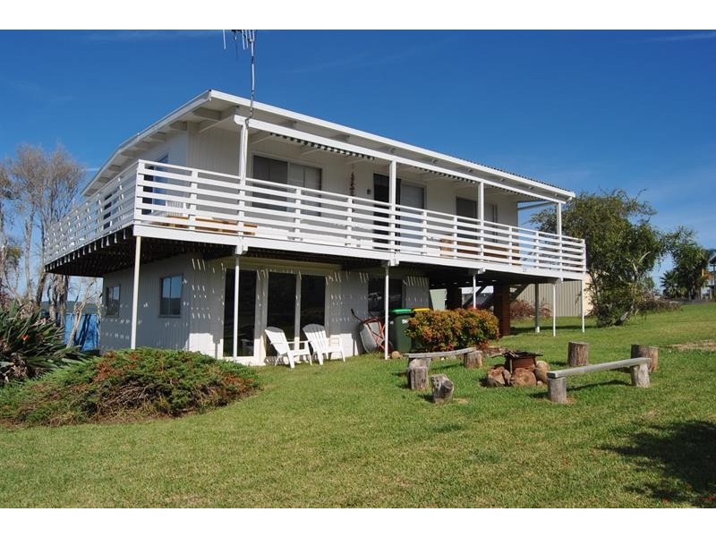 27 Coolangatta St, Coomba Park NSW 2428