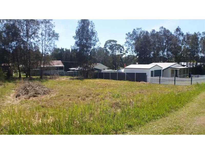 17 Wangaree St, Coomba Park NSW 2428