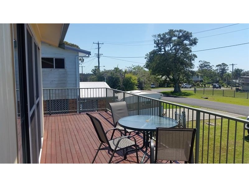 15 Moorooba Rd, Coomba Park NSW 2428