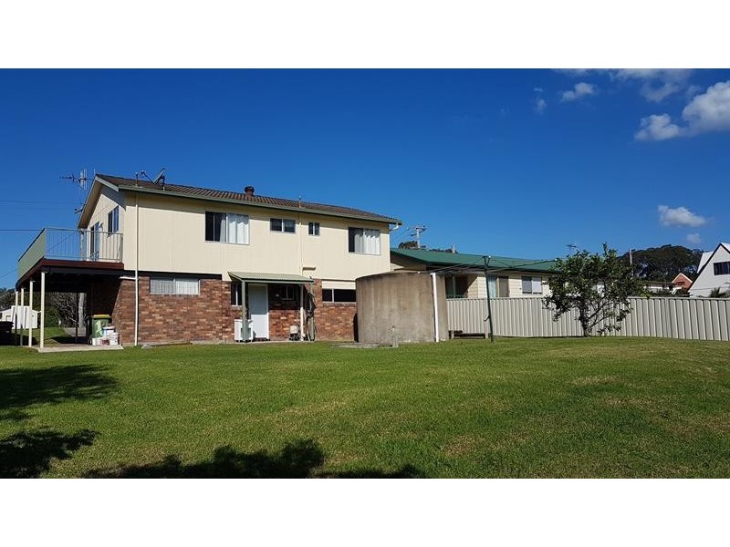 15 Moorooba Rd, Coomba Park NSW 2428
