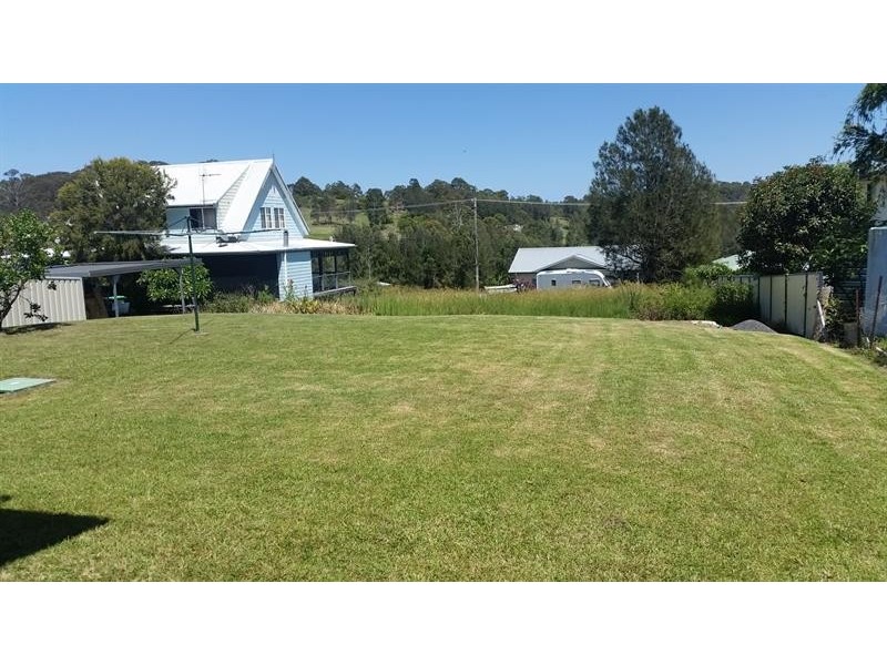 15 Moorooba Rd, Coomba Park NSW 2428