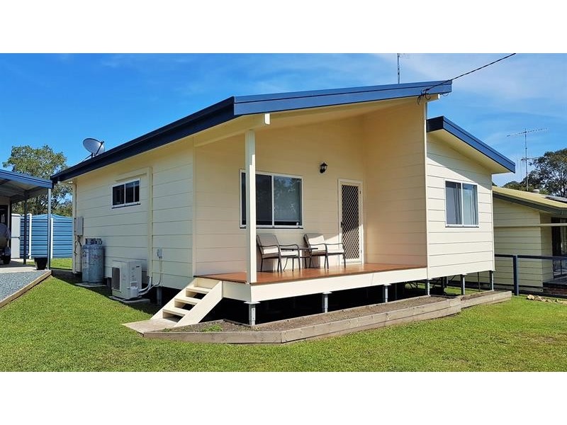 6 Kamarooka St, Coomba Park NSW 2428