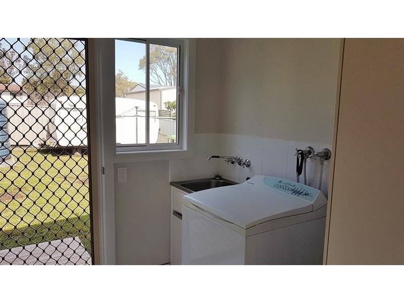 6 Kamarooka St, Coomba Park NSW 2428