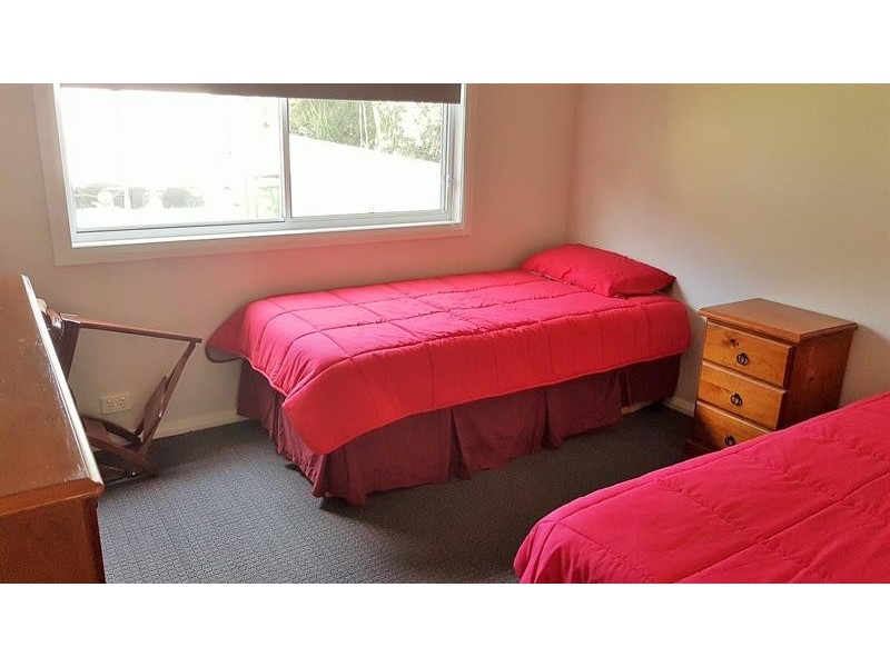 6 Kamarooka St, Coomba Park NSW 2428