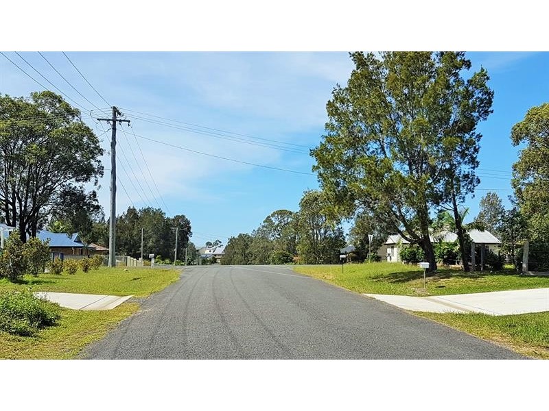 6 Kamarooka St, Coomba Park NSW 2428
