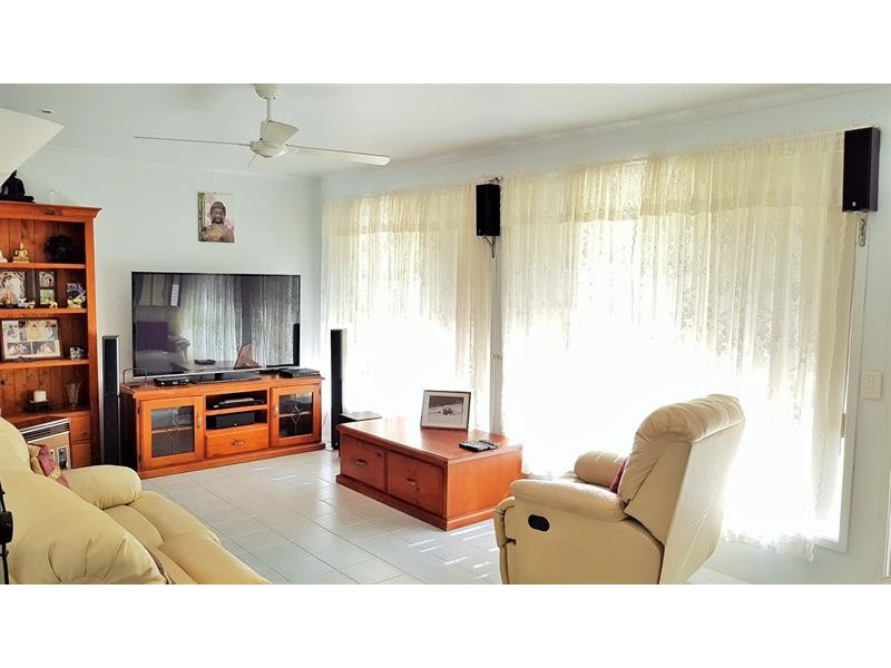 4 Windsor St, Tarbuck Bay NSW 2428