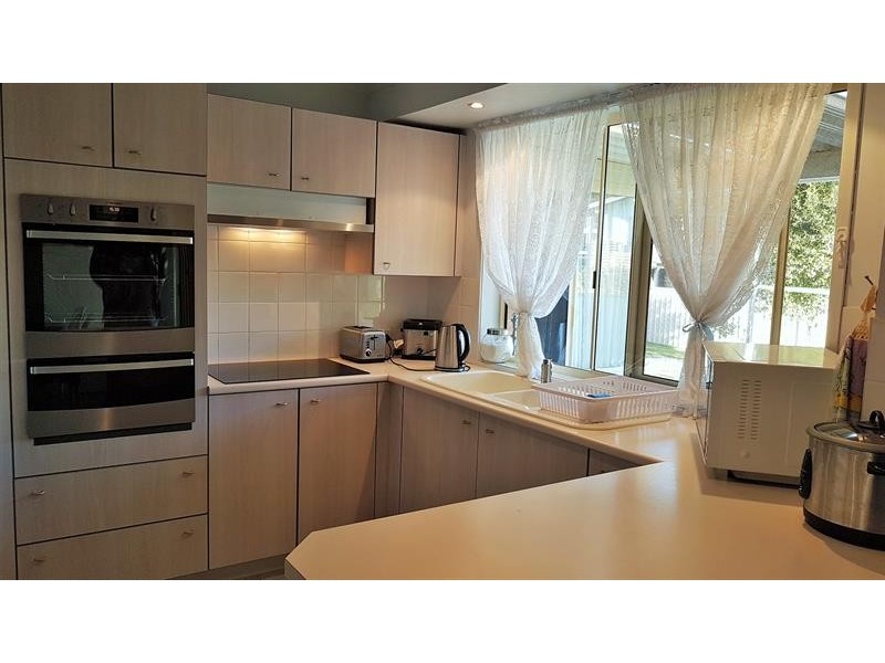 4 Windsor St, Tarbuck Bay NSW 2428