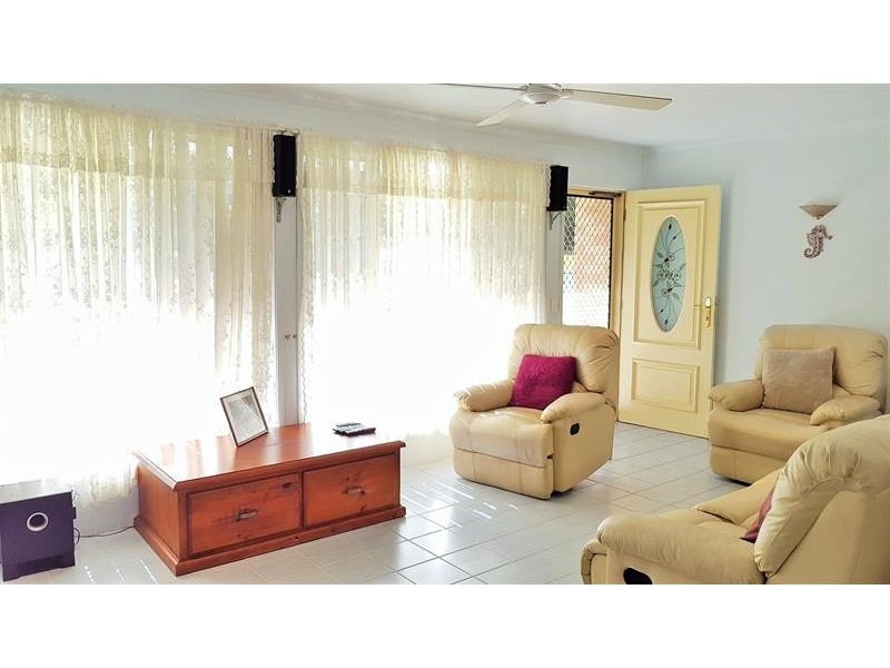 4 Windsor St, Tarbuck Bay NSW 2428