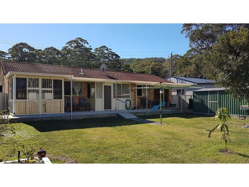4 Windsor St, Tarbuck Bay NSW 2428