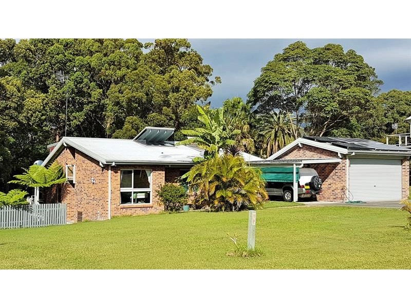 12 Tropic Gardens Dr, Smiths Lake NSW 2428