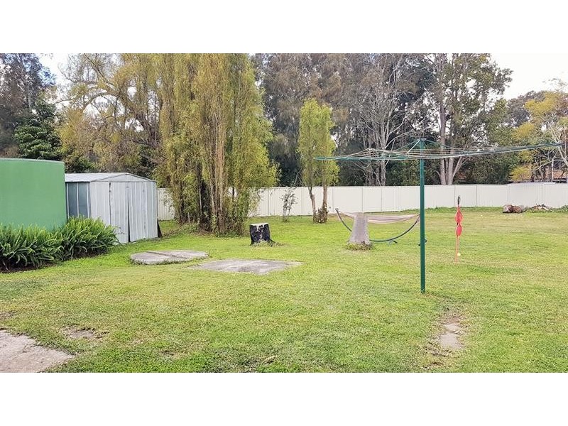 4 Gulgai Pl, Coomba Park NSW 2428