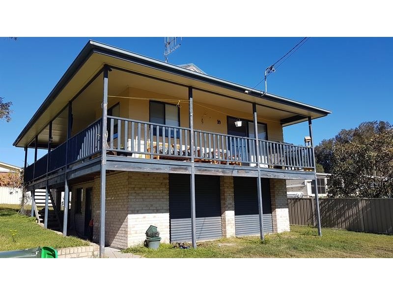 30 Kamarooka St, Coomba Park NSW 2428