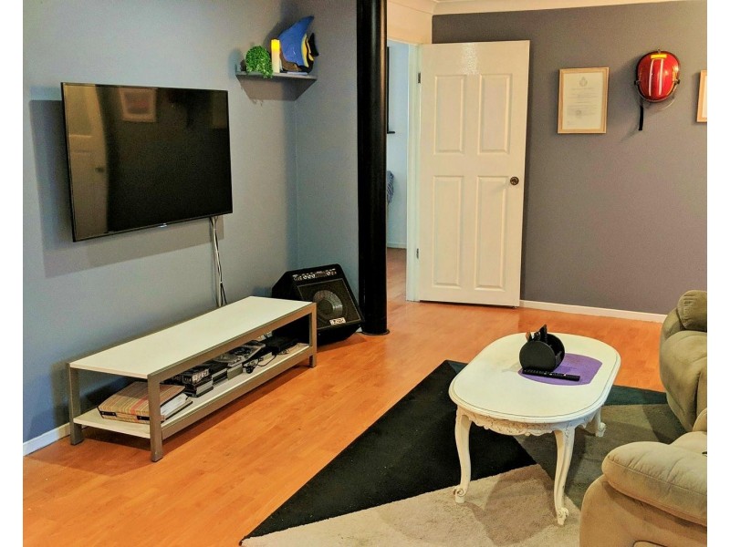 33 Windsor Street, Tarbuck Bay NSW 2428