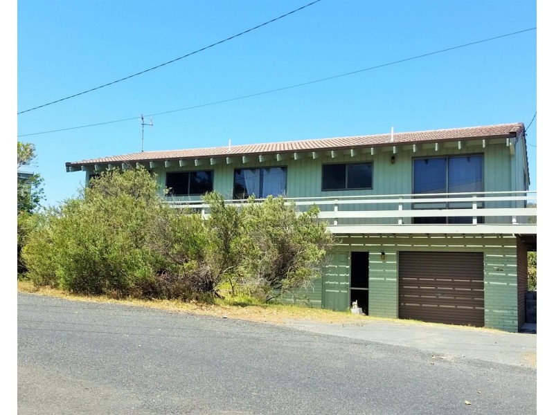 16 Headland Road, Blueys Beach NSW 2428