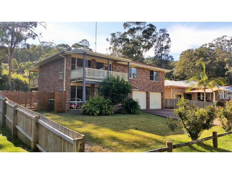 8 The Lakes Way, Tarbuck Bay NSW 2428