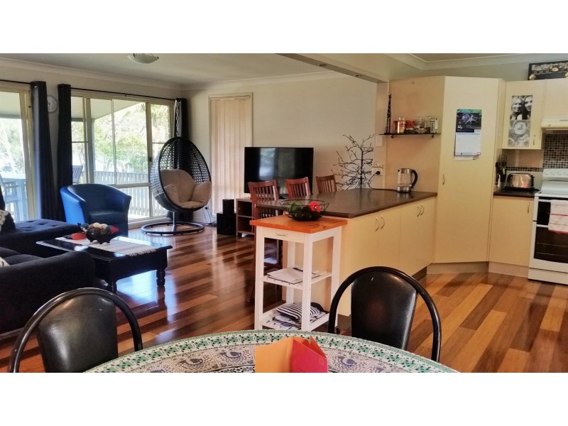 8 The Lakes Way, Tarbuck Bay NSW 2428