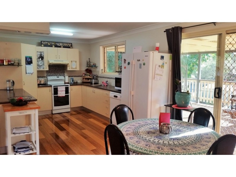 8 The Lakes Way, Tarbuck Bay NSW 2428