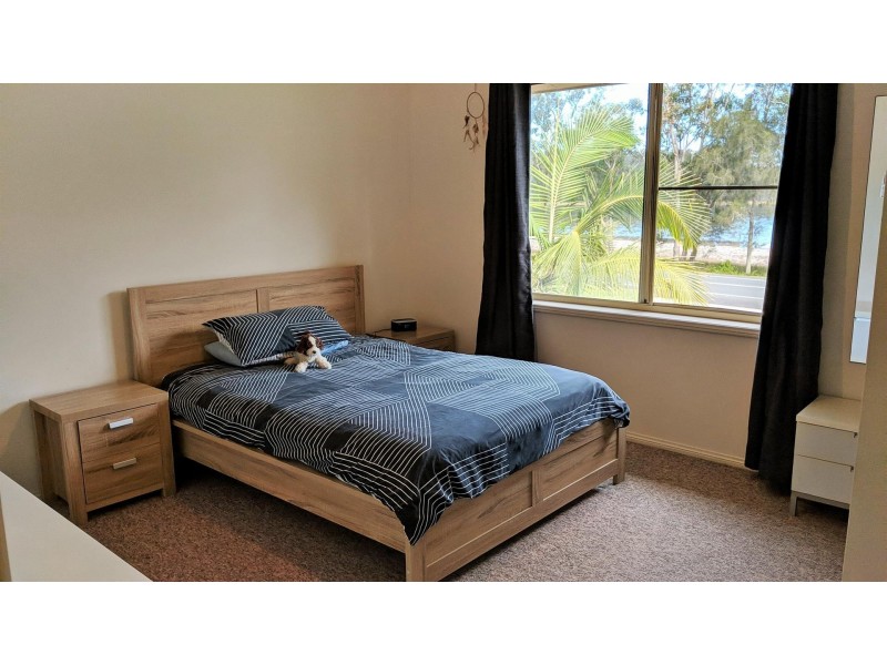8 The Lakes Way, Tarbuck Bay NSW 2428