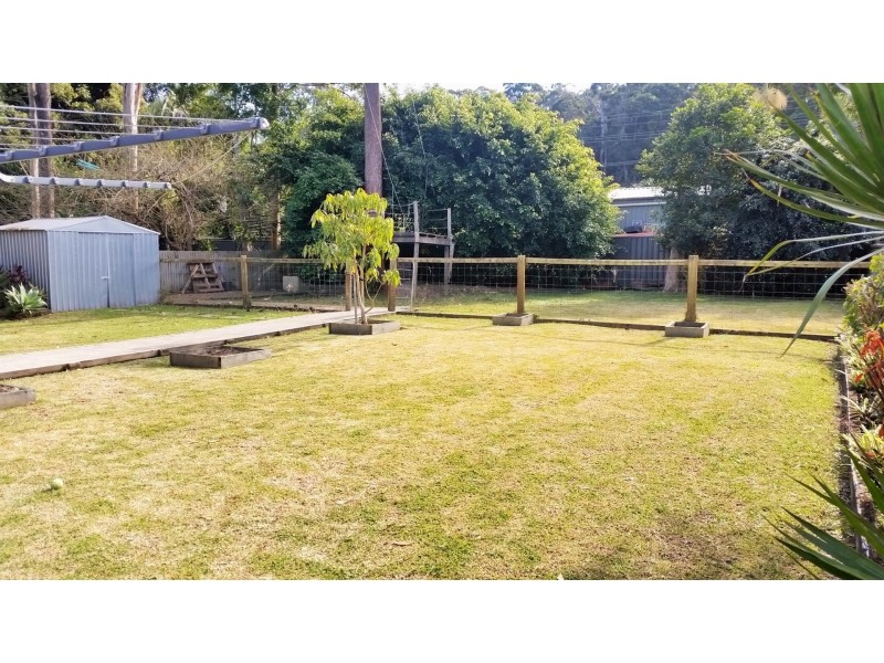 8 The Lakes Way, Tarbuck Bay NSW 2428