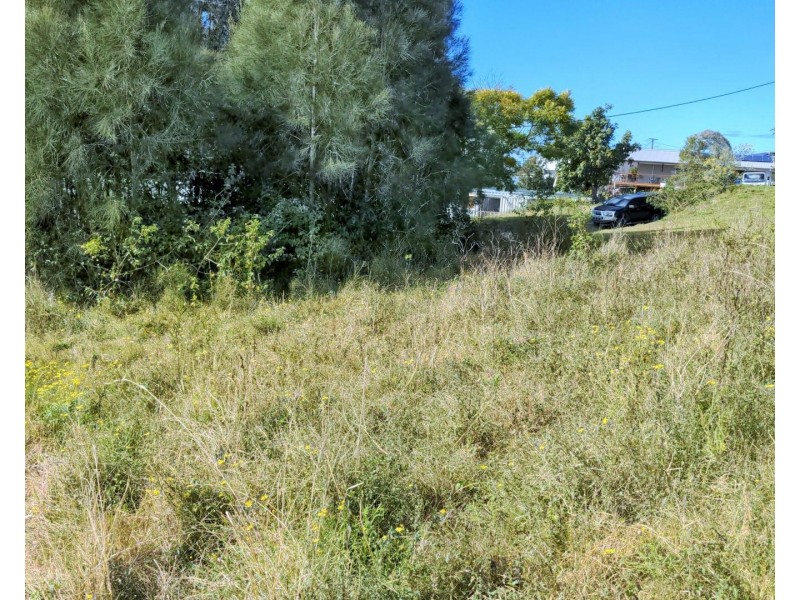 8 Illawarra Crescent, Coomba Park NSW 2428