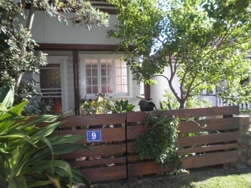 9 Tighes  Tce, Tighes Hill NSW 2297