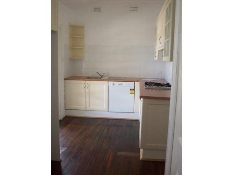 6 Cross St, Mayfield NSW 2304