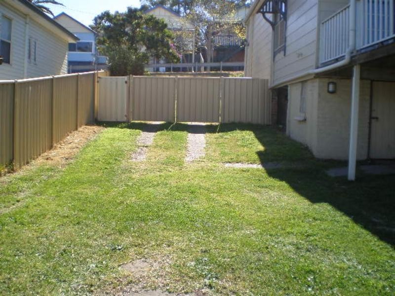 6 Cross St, Mayfield NSW 2304