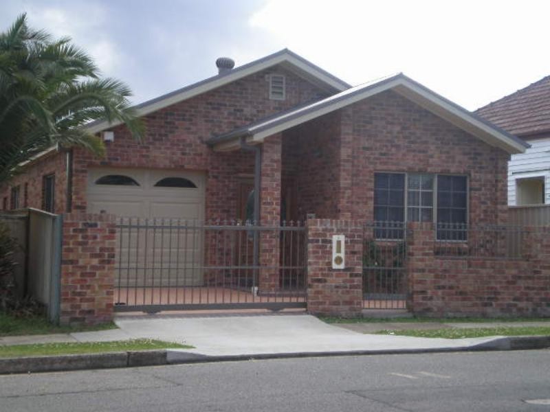 12 Havelock St, Mayfield NSW 2304