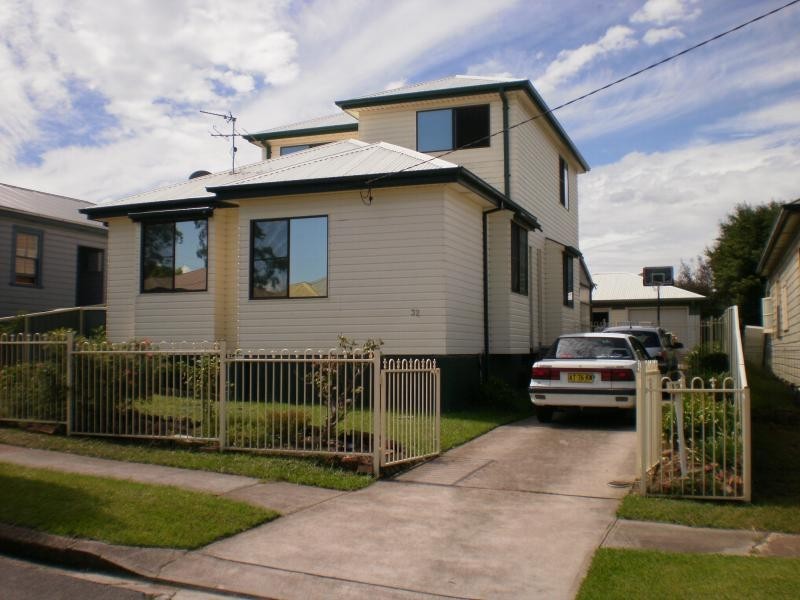 32 Morris St, Mayfield West NSW 2304