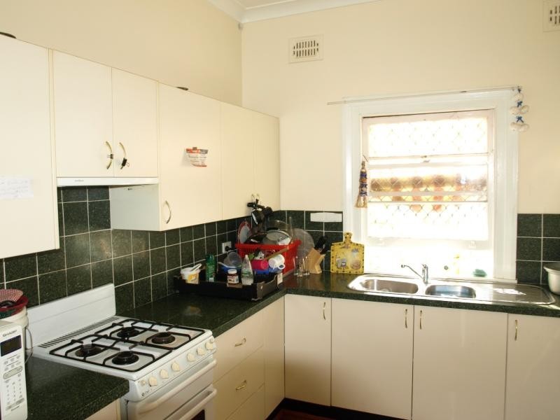 29 Dora St, Mayfield NSW 2304