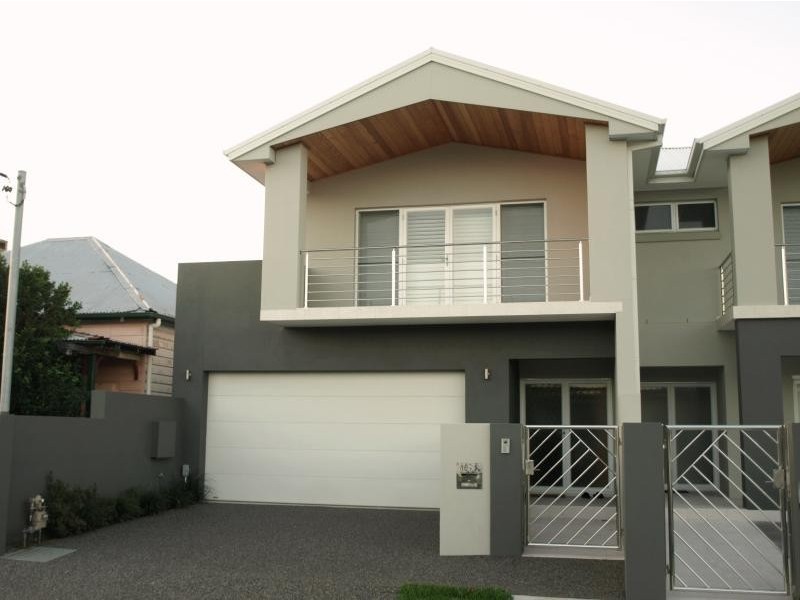 16 Darling St, Hamilton South NSW 2303